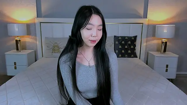 EMILY GREENSON online show from April 13, 2026, 9:52 pm