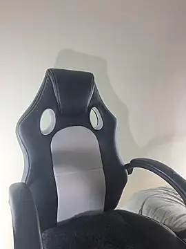 x Adeline  online show from February 4, 2026, 1:44 am