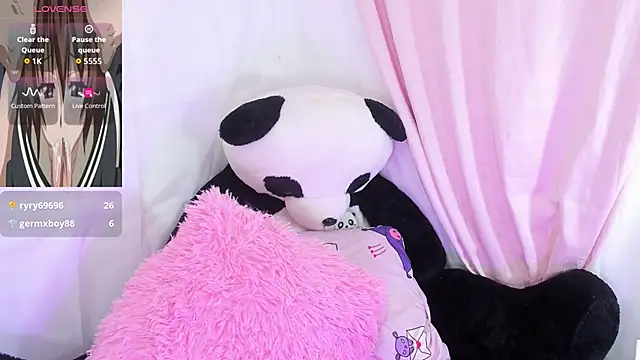 Snapshot of sofia_shadow_ chatting on December 15, 2025, 5:46 am sofia shadow online show from December 15, 2025, 5:46 am