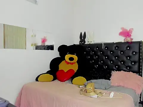 BlakeNoir  online show from April 8, 2026, 12:01 am