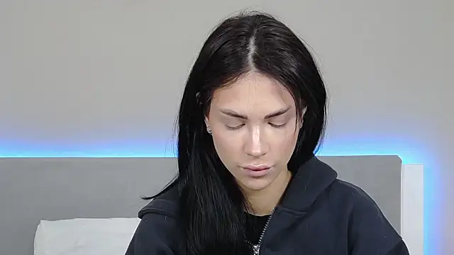 RachaelMils online show from March 3, 2026, 3:57 am