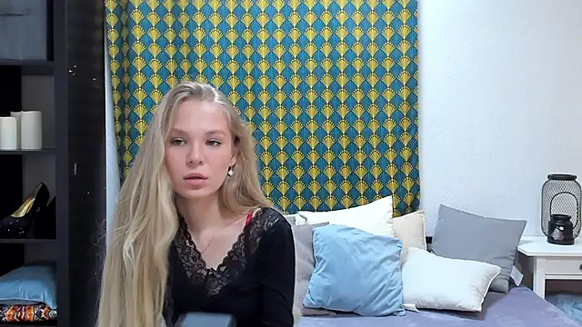 Snapshot of Wh1teAngelx chatting on December 2, 2025, 7:43 am Wh1teAngelx online show from December 2, 2025, 7:43 am