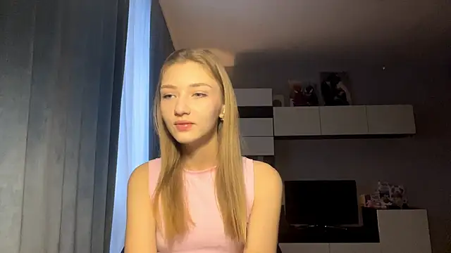 AveryBerkson online show from December 18, 2025, 3:44 am