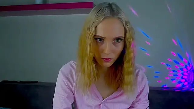 Gina Gina love online show from December 22, 2025, 11:10 am