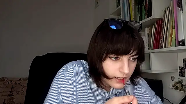 MellisaBalles online show from December 17, 2025, 7:57 am