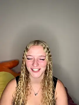 Sophie cute06 online show from December 16, 2025, 7:12 am