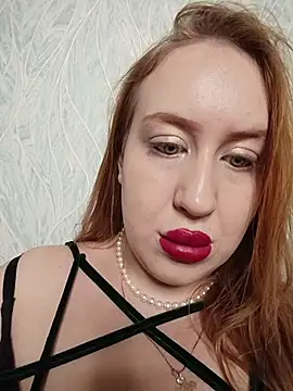 ElonaFox online show from December 3, 2025, 5:34 pm