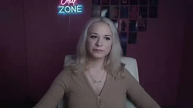 Snapshot of Melodie_Aster chatting on July 6, 2026, 5:25 am Melodie Aster online show from July 6, 2026, 5:25 am