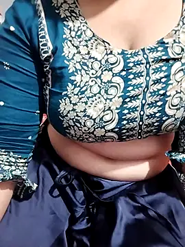 hottyrose69 online show from April 14, 2026, 7:57 am