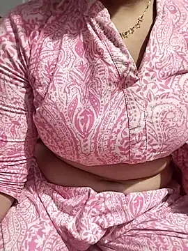 hottyrose69 online show from March 18, 2026, 3:42 am