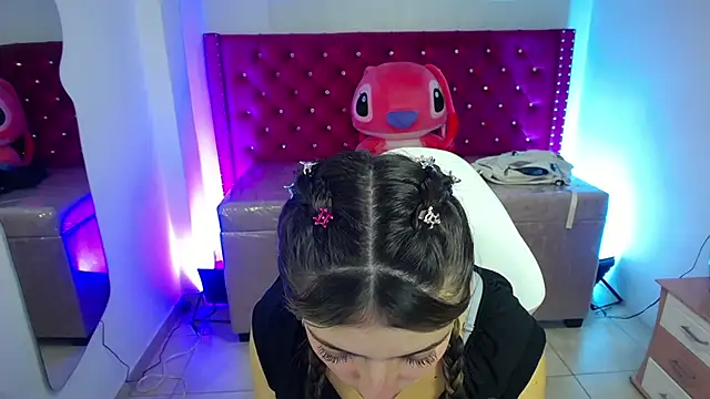 Diamond juliana online show from April 10, 2026, 3:13 am