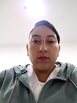 Valeria montana  online show from June 17, 2026, 12:26 pm