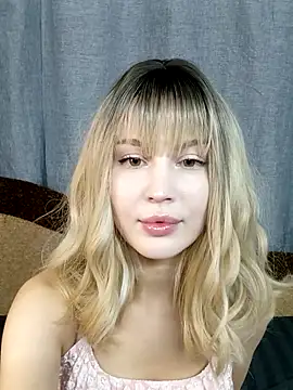 Selina Heart online show from December 22, 2025, 7:36 pm