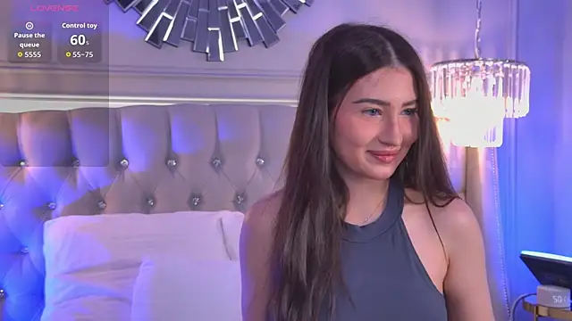 LisaDeviss online show from April 12, 2026, 1:03 pm