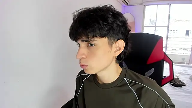 CONNOR STONNE  online show from February 11, 2026, 3:56 pm