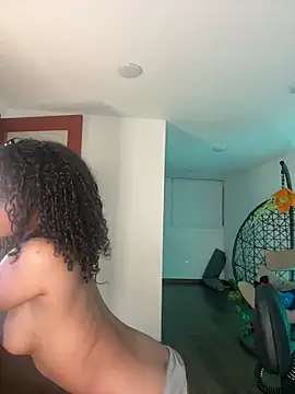 Snapshot of NaomiGarcia1 chatting on February 1, 2026, 2:43 am NaomiGarcia1 online show from February 1, 2026, 2:43 am