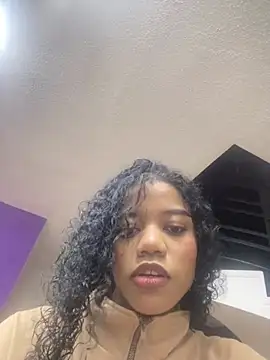 arianna roxe online show from March 6, 2026, 5:24 am