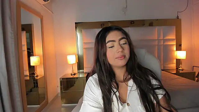 Snapshot of Zoei_Moon chatting on February 3, 2026, 6:24 pm Zoei Moon online show from February 3, 2026, 6:24 pm