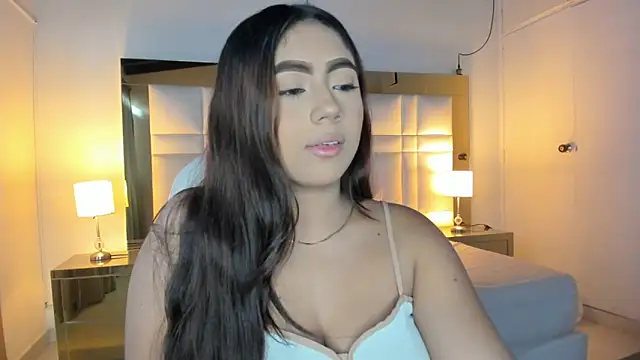 Snapshot of Zoei_Moon chatting on February 10, 2026, 6:29 pm Zoei Moon online show from February 10, 2026, 6:29 pm