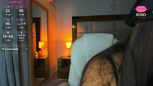 Zoei Moon online show from March 25, 2026, 7:13 pm