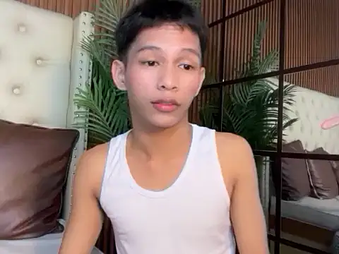 Snapshot of TheBoyAboveYou chatting on June 1, 2026, 2:17 pm TheBoyAboveYou online show from June 1, 2026, 2:17 pm