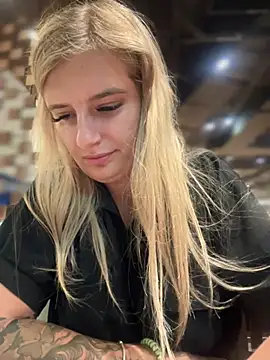 Snapshot of Betsy chatting on January 6, 2025, 12:24 pm Betsy online show from January 6, 2025, 12:24 pm