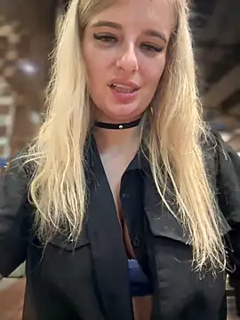 Snapshot of Betsy chatting on December 18, 2024, 1:45 pm Betsy online show from December 18, 2024, 1:45 pm