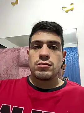 williamsmiiths16 online show from December 17, 2025, 4:23 pm