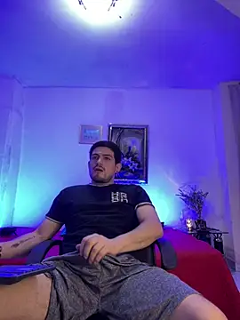 williamsmiiths16 online show from April 10, 2026, 11:39 am