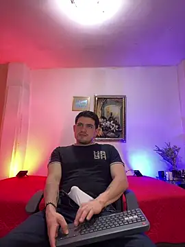 williamsmiiths16 online show from March 22, 2026, 8:43 pm