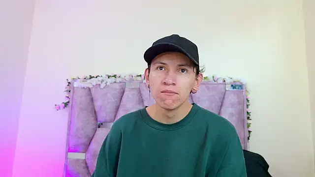 Snapshot of iris_and_damian chatting on March 1, 2026, 5:24 pm iris and damian online show from March 1, 2026, 5:24 pm