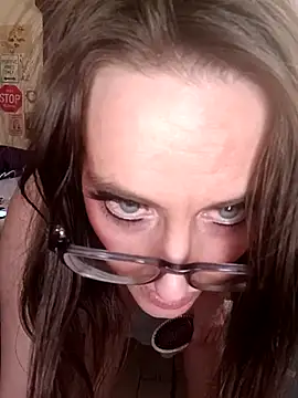 snowbird1117 online show from April 17, 2026, 10:23 pm