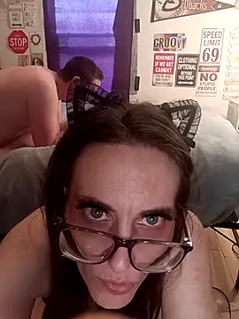 snowbird1117 online show from April 4, 2026, 1:12 am