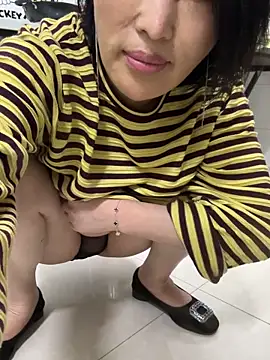 Snapshot of luckybaby666999 chatting on May 25, 2026, 1:10 pm luckybaby666999 online show from May 25, 2026, 1:10 pm