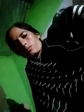 mayankahotxx online show from December 3, 2025, 1:54 pm