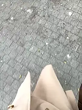 Baby-Linh online show from January 15, 2026, 4:16 am