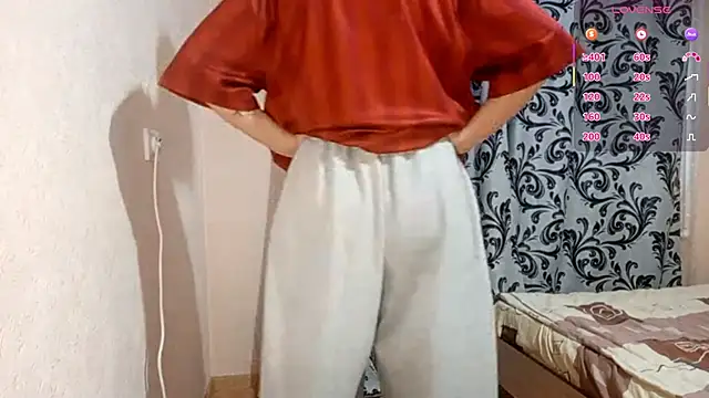 DesireHellgren online show from December 5, 2025, 2:43 am