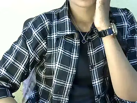 Snapshot of Shab_M chatting on May 13, 2026, 6:42 am Shab M online show from May 13, 2026, 6:42 am