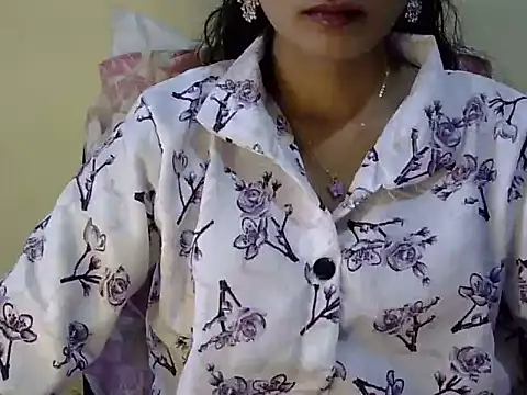 Snapshot of Shab_M chatting on May 7, 2026, 6:50 am Shab M online show from May 7, 2026, 6:50 am