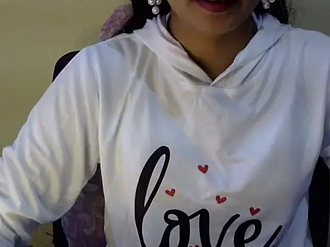 Snapshot of Shab_M chatting on May 11, 2026, 7:43 am Shab M online show from May 11, 2026, 7:43 am