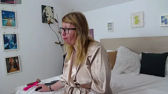 OlgaPavlova online show from December 20, 2025, 3:48 pm