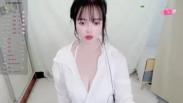 Snapshot of Anana- chatting on December 20, 2025, 7:55 am Anana- online show from December 20, 2025, 7:55 am