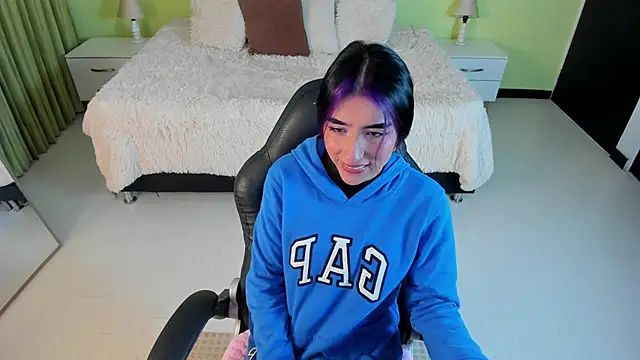 Celeste Rous   online show from February 17, 2026, 12:02 pm