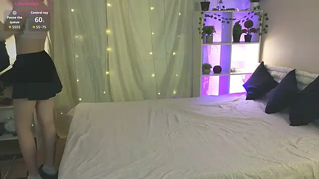 Katy Midocalm online show from December 5, 2025, 5:28 am