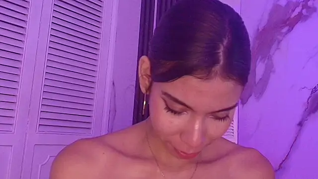 BellaHarpeer online show from March 28, 2026, 7:42 am