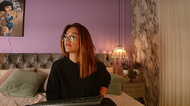 Nia  S online show from January 6, 2026, 4:00 pm