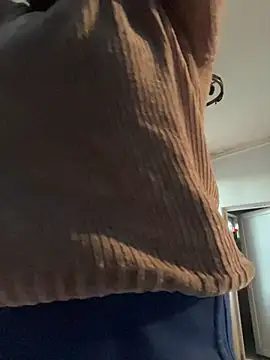 Snapshot of tesaa1212 chatting on January 10, 2026, 1:50 pm tesaa1212 online show from January 10, 2026, 1:50 pm