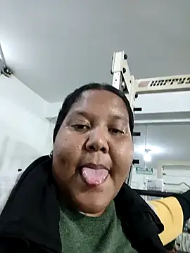 Snapshot of VaneandRossy chatting on May 8, 2026, 9:51 pm VaneandRossy online show from May 8, 2026, 9:51 pm