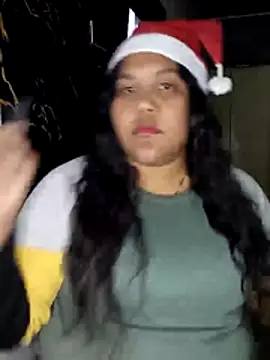 Snapshot of VaneandRossy chatting on December 20, 2025, 4:37 am VaneandRossy online show from December 20, 2025, 4:37 am