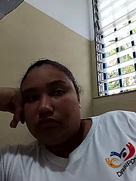 Snapshot of VaneandRossy chatting on January 14, 2026, 1:26 pm VaneandRossy online show from January 14, 2026, 1:26 pm